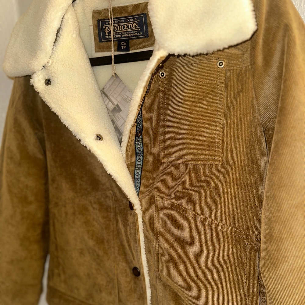 Pendleton Corduroy Jacket with Sherpa Fur
Size XS